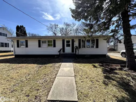 1216 Benton Ave E, Albia, IA 52531