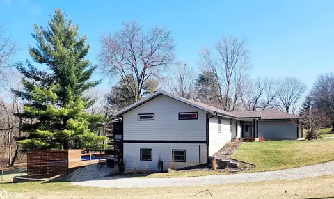 1703 N Park Ave, Oskaloosa, IA 52577