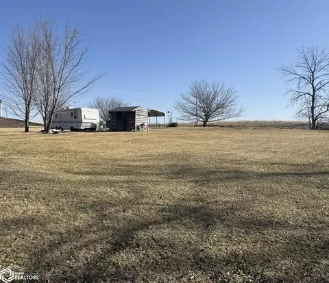 2727 Wrenwood Ct, Melrose, IA 52569