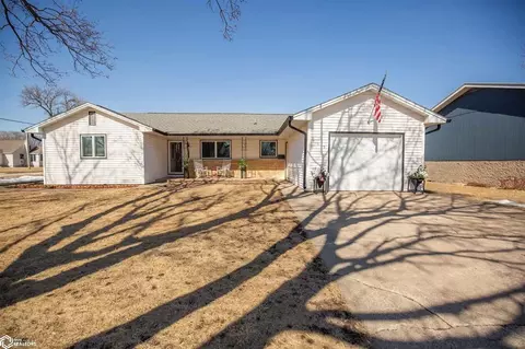 703 E Chubb St, Algona, IA 50511