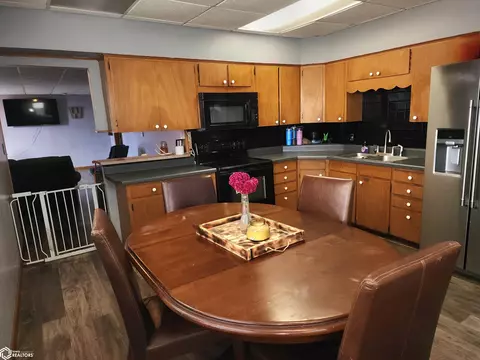 511 E State St, Corydon, IA 50060 photo 8