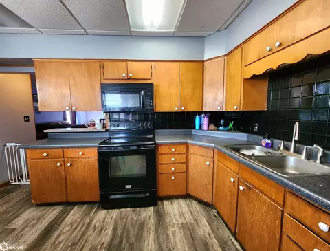 511 E State St, Corydon, IA 50060 photo 5