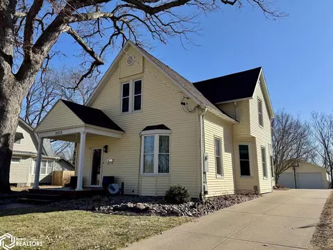 2072 Highland Ave, Burlington, IA 52601