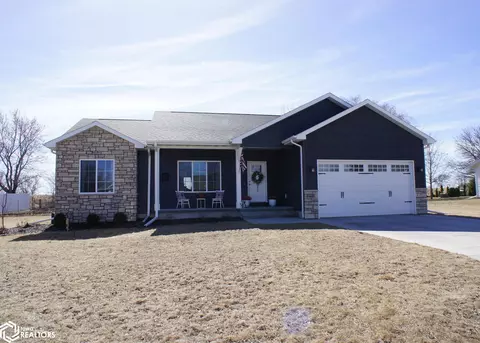 608 Oakwood Dr, Webster City, IA 50595