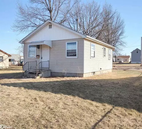707 Swayze St, Marshalltown, IA 50158