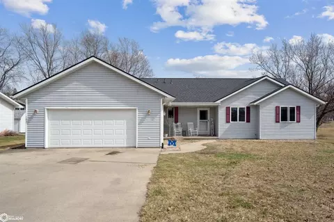 103 Meadow Lane Dr, Montezuma, IA 50171