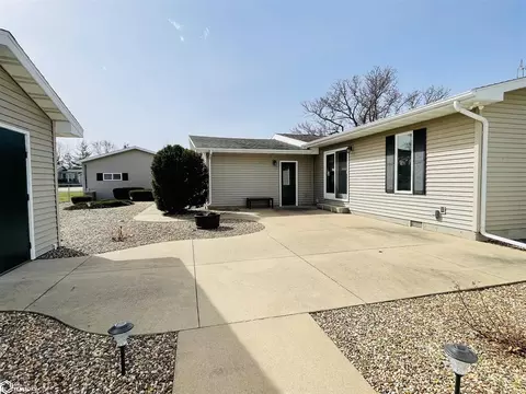 Exterior - 1065 1st St, Gladstone, IL 61437 photo 7 of 12
