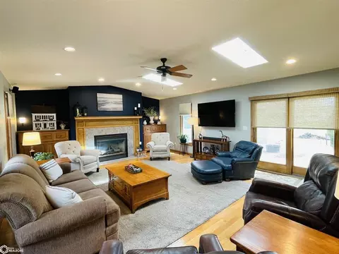 Living - 1065 1st St, Gladstone, IL 61437 photo 1 of 9