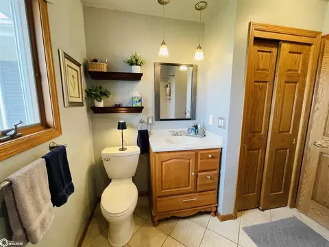 Bath - 1065 1st St, Gladstone, IL 61437 photo 2 of 5