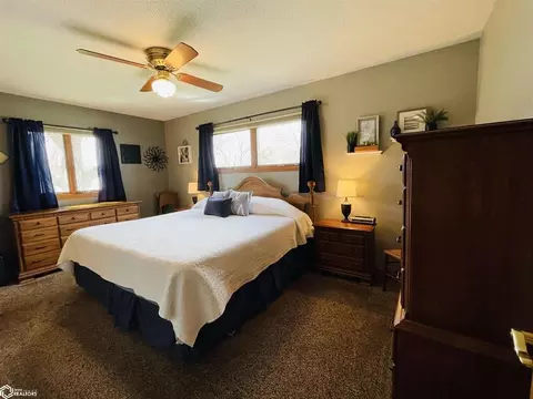 Bedroom - 1065 1st St, Gladstone, IL 61437 photo 4 of 10