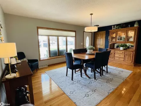 Dining - 1065 1st St, Gladstone, IL 61437 photo 1 of 3