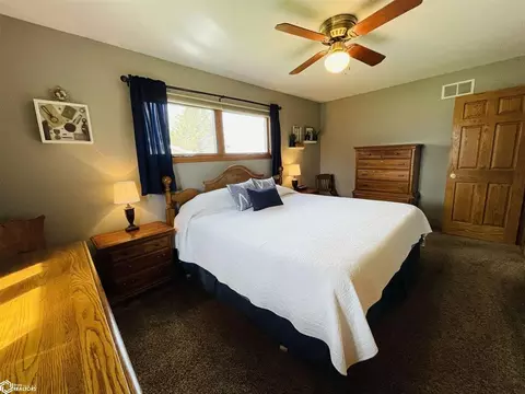 Bedroom - 1065 1st St, Gladstone, IL 61437 photo 3 of 10