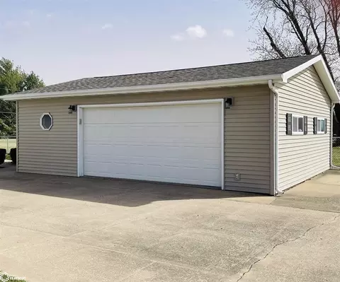 Other - 1065 1st St, Gladstone, IL 61437 photo 4 of 10