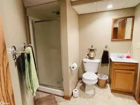 Bath - 1065 1st St, Gladstone, IL 61437 photo 5 of 5