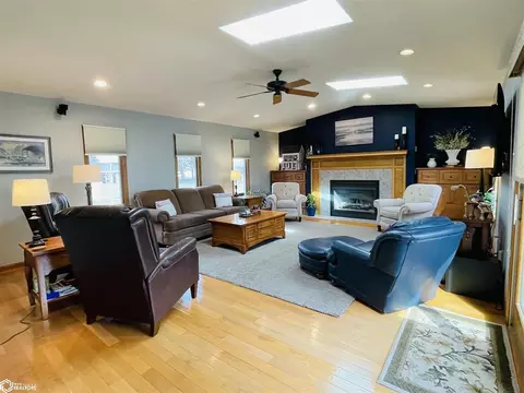 Living - 1065 1st St, Gladstone, IL 61437 photo 6 of 9