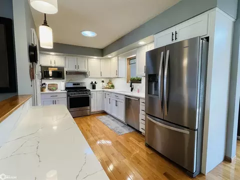 Kitchen - 1065 1st St, Gladstone, IL 61437 photo 7 of 7