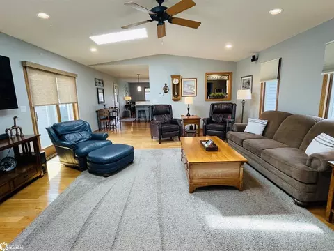 Living - 1065 1st St, Gladstone, IL 61437 photo 3 of 9