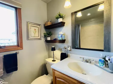 Bath - 1065 1st St, Gladstone, IL 61437 photo 1 of 5