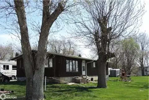 409 2nd Ave SW, State Center, IA 50247