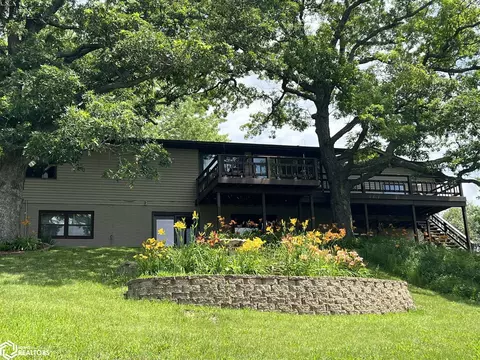 102 Sunrise Ln, Montezuma, IA 50171