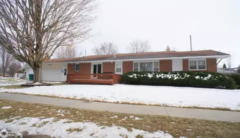 104 Southfield Dr, Webster City, IA 50595