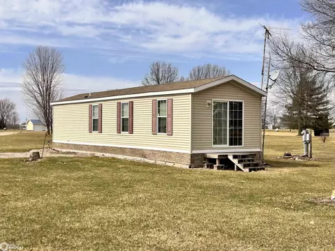 15922 Two Point Ln, Moravia, IA 52571