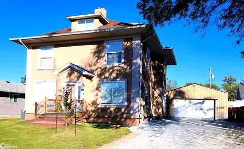 408 N Main St, Chariton, IA 50049
