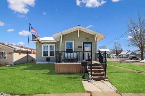 1220 S 15th St, Burlington, IA 52601