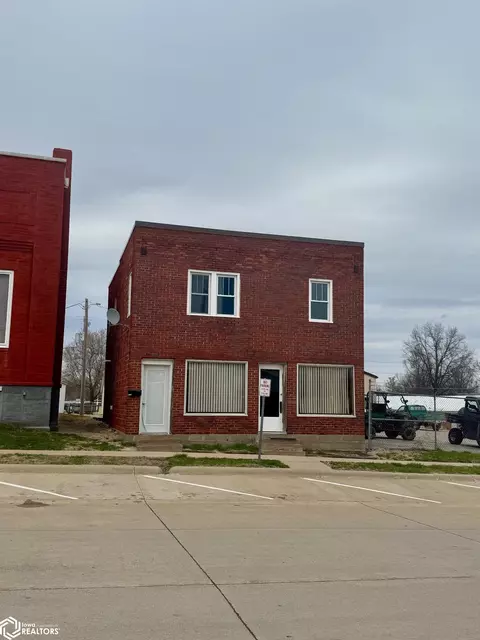 215 E Jefferson St, Bloomfield, IA 52537