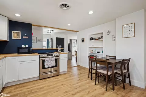 Kitchen - 907 E Monroe, Mount Pleasant, IA 52641 photo 2 of 3