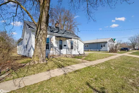 Exterior - 907 E Monroe, Mount Pleasant, IA 52641 photo 2 of 5