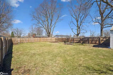 Exterior - 907 E Monroe, Mount Pleasant, IA 52641 photo 5 of 5