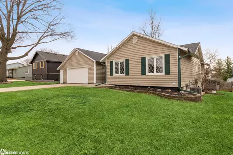 1405 E Detroit Ave, Indianola, IA 50125