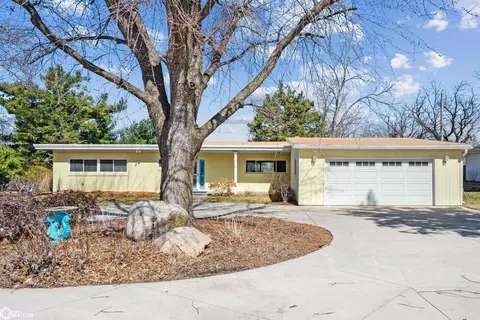 1705 W Lincoln Way, Marshalltown, IA 50158