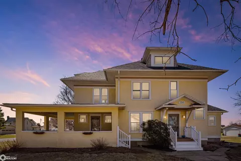 210 3rd St, Melbourne, IA 50162
