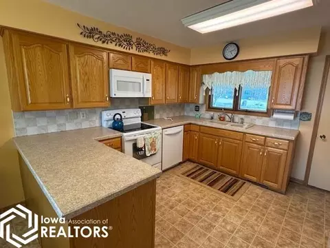 502 E Walnut St, Centerville, IA 52544 photo 11