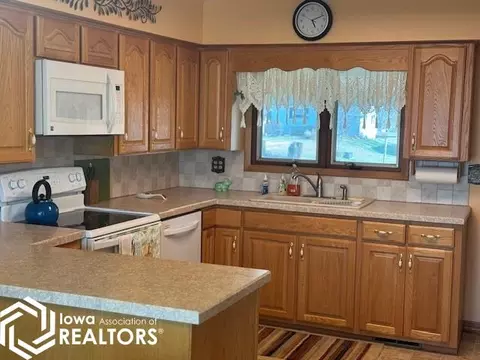 502 E Walnut St, Centerville, IA 52544 photo 9