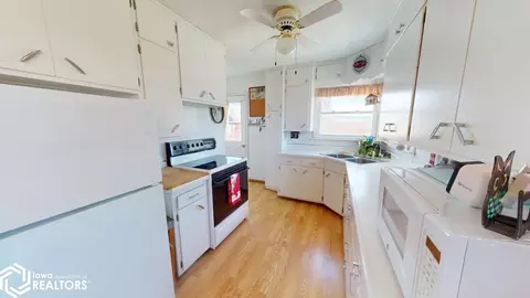 Kitchen - 49700 20th Ave, Rake, IA 50465 photo 2 of 4