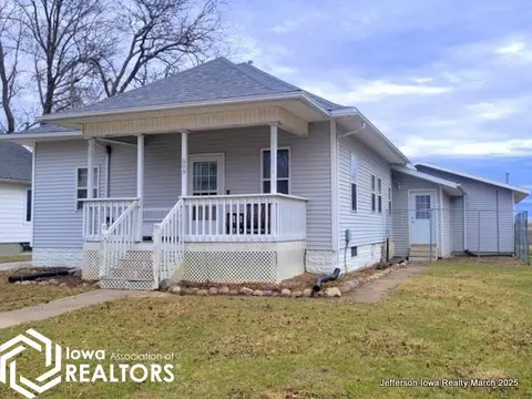 609 Market St, Gowrie, IA 50543