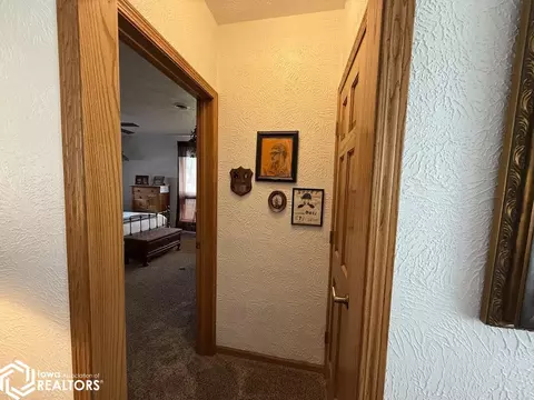 Entry Way - 403 E Maple St, Centerville, IA 52544 photo 1 of 3