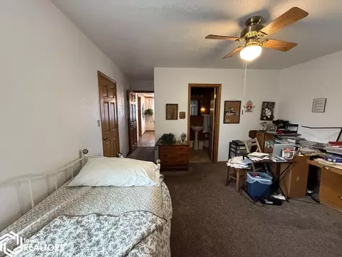Bedroom - 403 E Maple St, Centerville, IA 52544 photo 5 of 6