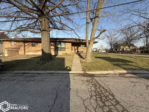 Exterior - 403 E Maple St, Centerville, IA 52544 photo 1 of 5