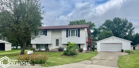 708 N Bergdahl Ct, Mount Pleasant, IA 52641