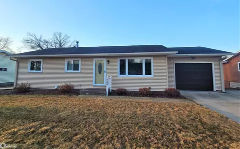 1726 E Walnut St, Algona, IA 50511