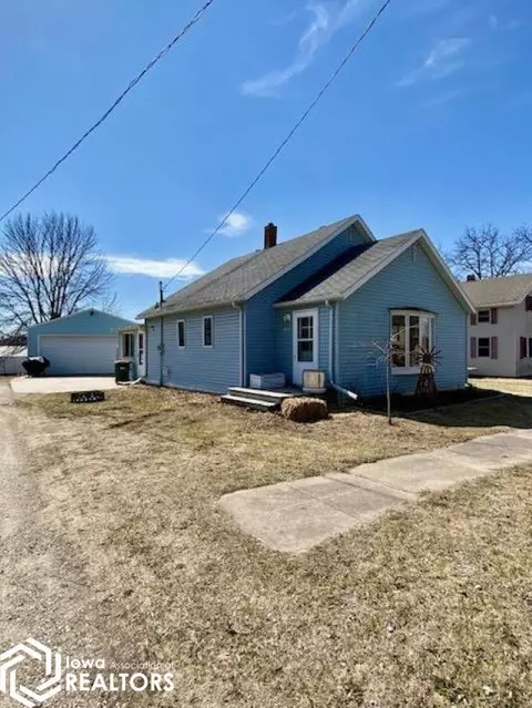113 1st St SW, Nora Springs, IA 50458