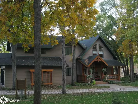 60 Country Club Dr, Humboldt, IA 50548