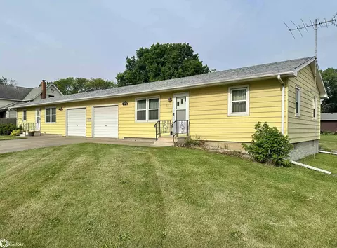 811 N 7th St, Chariton, IA 50049