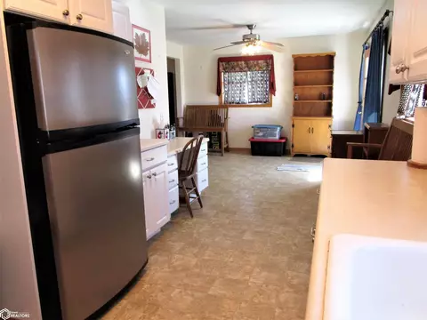 1353 95th St, Hampton, IA 50441 photo 7