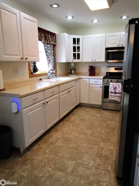 1353 95th St, Hampton, IA 50441 photo 4