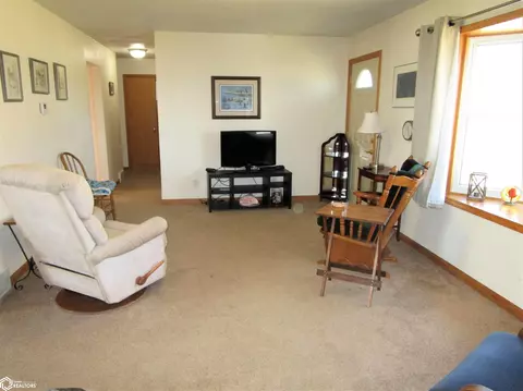 1353 95th St, Hampton, IA 50441 photo 11
